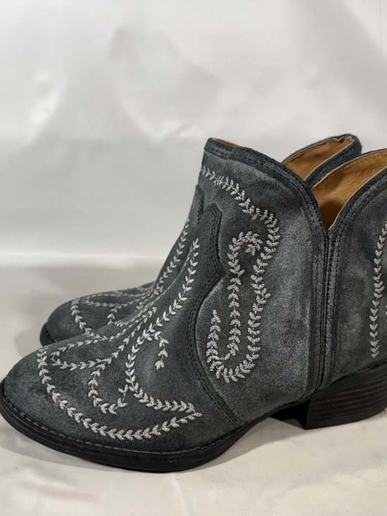 STERLING RIVER Ankle Bootie Cowboy Boots Gray Embroidery Vine Women Sz 8.5 main image 8